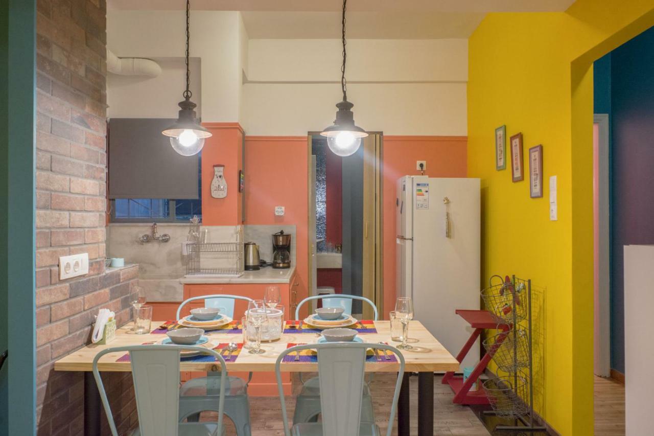אתונה "Casa De Colores", Next To The Metro מראה חיצוני תמונה